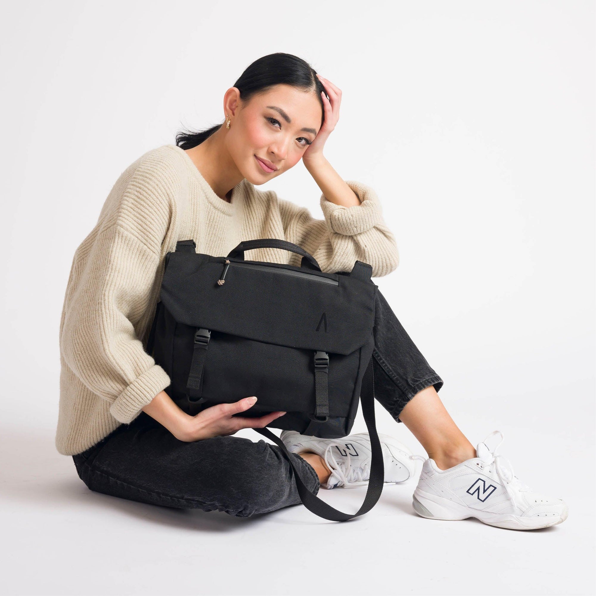 Rennen Shoulder Bag