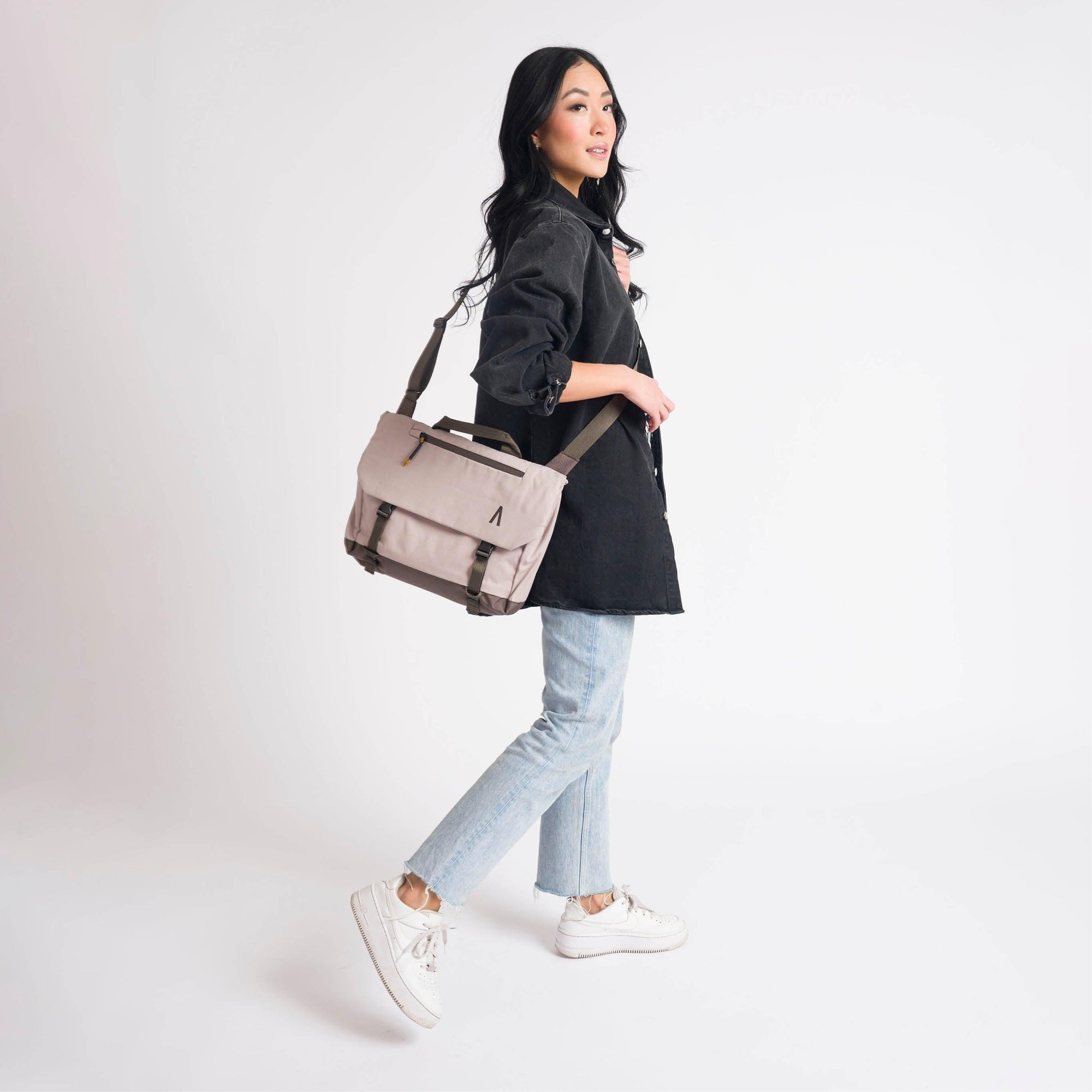 Rennen Shoulder Bag